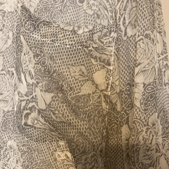 4 Love and Liberty 100% Silk Embroidered Top - Picture 5 of 6